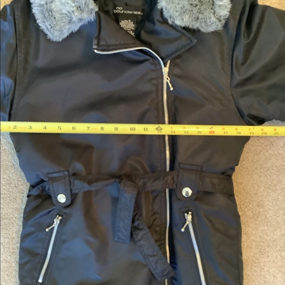 No boundaries black cold weather coat with gray color. Girls size 16. - Picture 4 of 5
